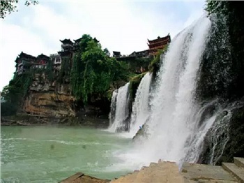 湘西芙蓉鎮(zhèn)、紅石林（坐龍峽、酉水畫廊）高品質(zhì)汽車2日游
